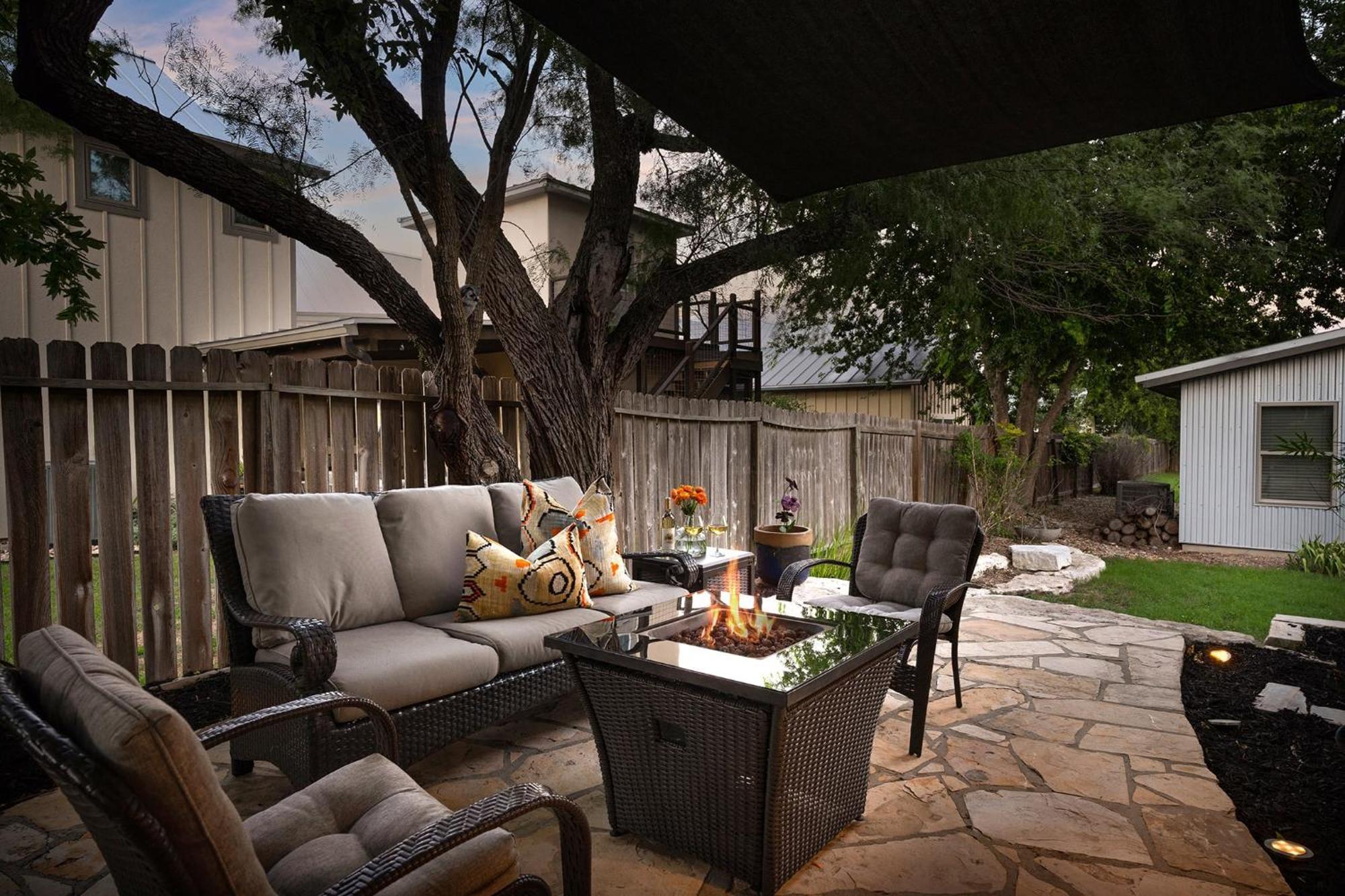 Claret House Full Kitchen And Private Hot Tub Vila Fredericksburg Exterior foto